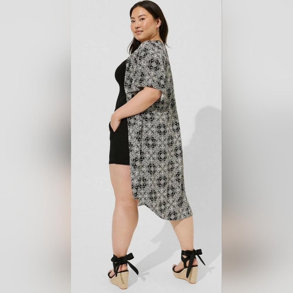 Torrid Black and White Kimono